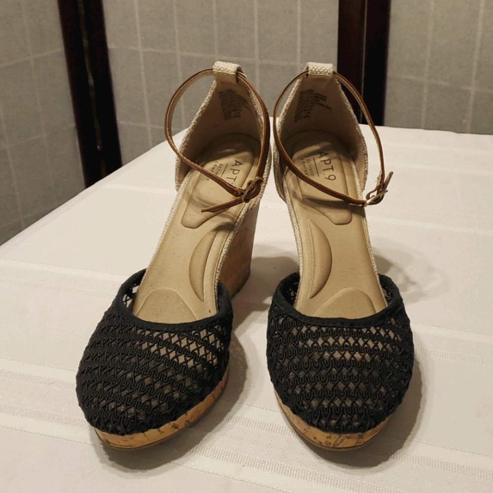 APT 9 DEFINED COMFORT 3" WEDGE